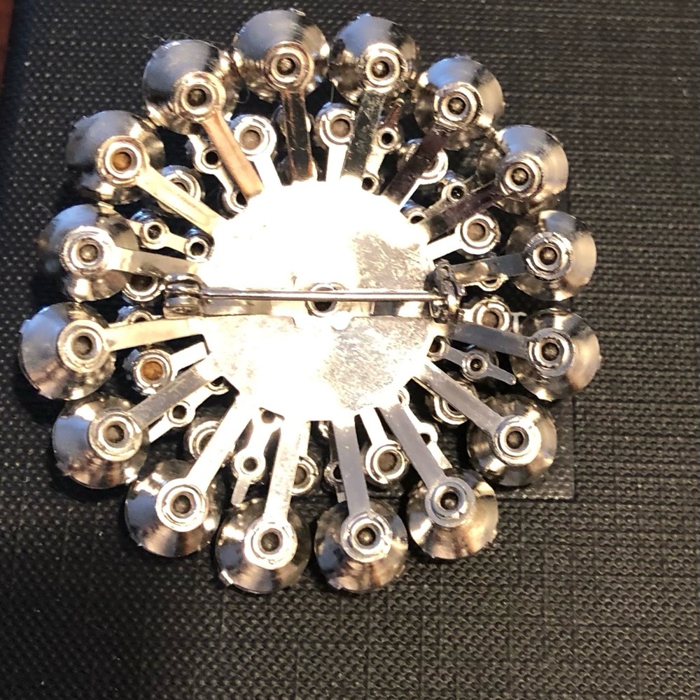 ✨Vintage Rhinestone Starburst Brooch✨ - Picture 4 of 4